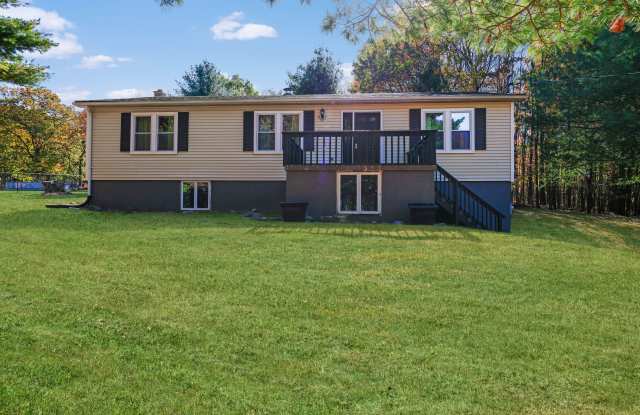 106 Witch Hazel Lane - 106 Witch Hazel Lane, Pocono Woodland Lakes, PA 18337