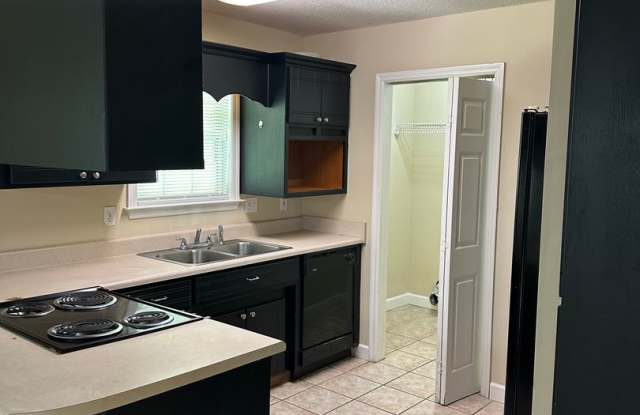3 Bed 2 Bath Gallery 1