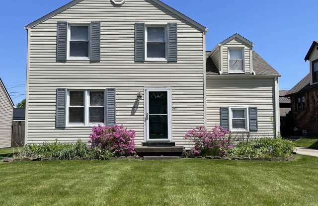 356 Montrose Avenue Northwest - 356 Montrose Avenue Northwest, Canton, OH 44708