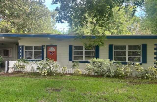 Charming 3BR House in Daytona Beach - 664 8th Street, Holly Hill, FL 32117
