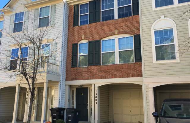 Gorgeous 2 BR/2.5 BA Townhome in Upper Marlboro! - 13803 Bentwaters Drive, Marlboro Village, MD 20772