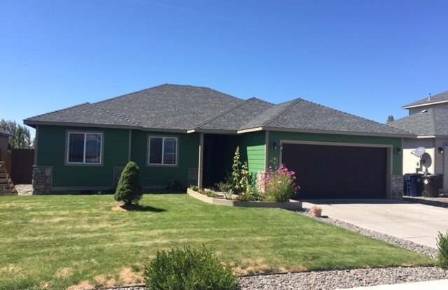 3 Bed/2 Bath Single Level Home NE Redmond photos photos