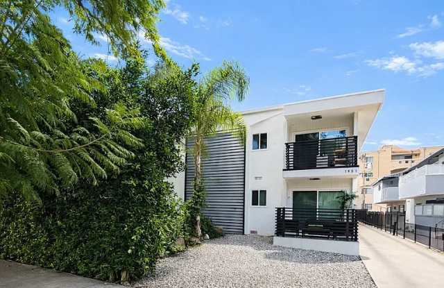 1953 Selby Ave photos photos