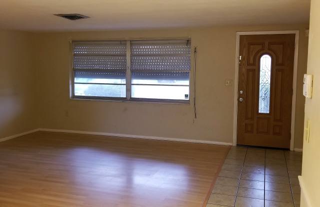 7355 Ashwood Dr Gallery 2