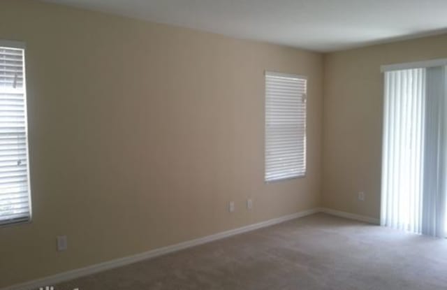 2360 Retreat View Circle Gallery 3