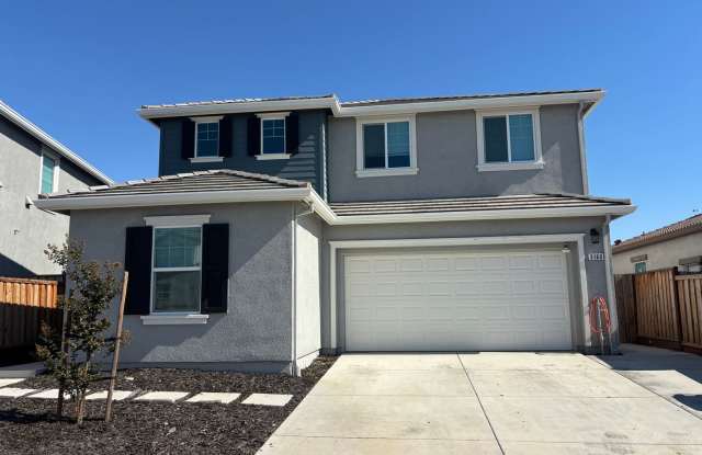 Nearly New Home on One of the Largest Lots in The Villages Gallery 1