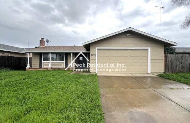 Spacious 4bd/2ba House with 2 Car Garage photos photos