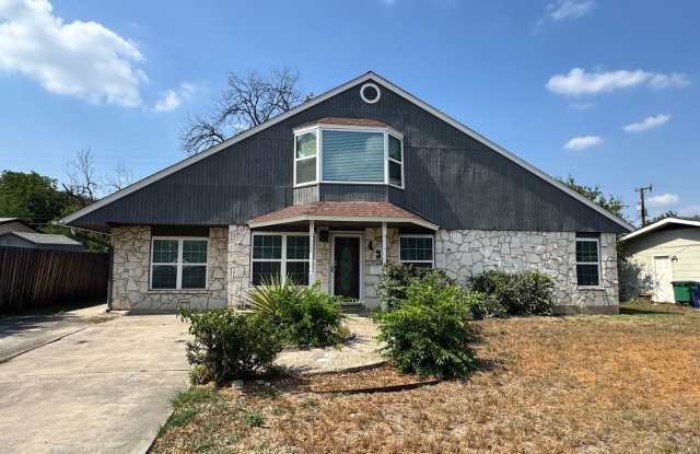 Ready For Move In - Nicely Renovated Large 5 bedroom 3 bath home in North Central SA - Near 281  the Quarry photos photos