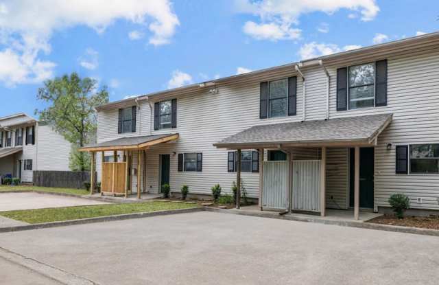1449 E Sequoyah Ct - 1449 East Sequoyah Court, Fayetteville, AR 72701