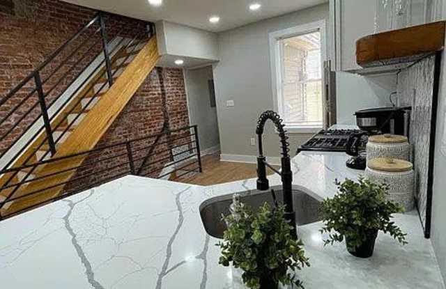 1527 S BAMBREY Street Gallery 3