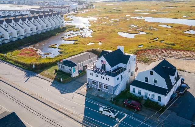 529 Ocean Boulevard - 529 Ocean Boulevard, Hampton Beach, NH 03842