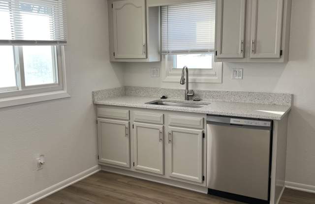 5324 Jennifer Dr photos photos