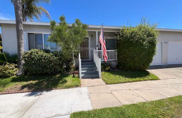 2 bedroom- Located only 6 blocks to the beach! photos photos