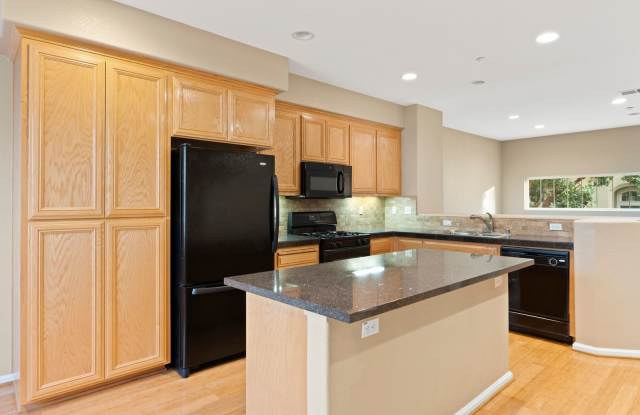 PEACEFUL  CONVENIENT TOWNHOME INCLUDES TWO MASTER SUITES! - 4061 Crandall Circle, Santa Clara, CA 95054