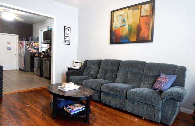 1845 North Albany Avenue Gallery 4