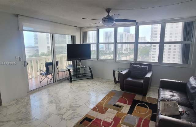 1825 S Ocean Dr photos photos