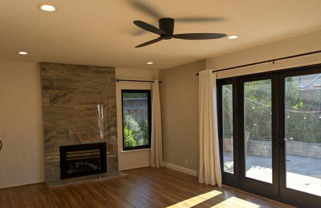Large 3bed/3Bath Ranch Style Home Gallery 1