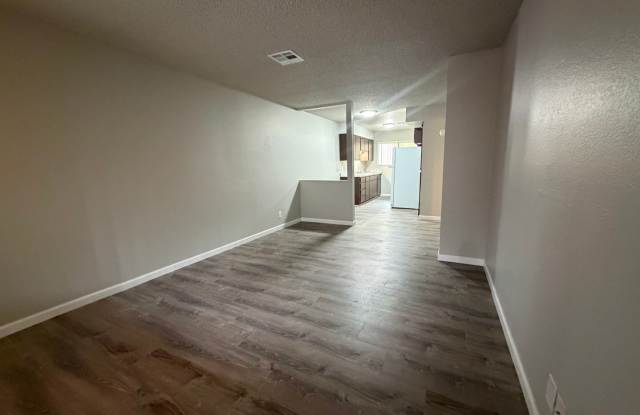 Updated 2 Bedroom Apartment in Bullhead City! Gallery 4