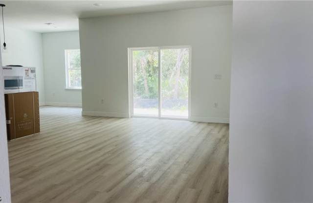 7731 Swiss Avenue Gallery 3