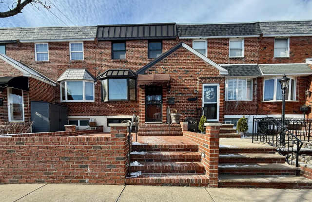 RARELY Offered completely RENOVATED PACKER PARK 3 Bedroom/2.5 Bath HOME w/ Central AC-HARDWOOD Flooring-Finished Basement-WASHER/DRYER-Spacious Front PATIO  Rear DECK, attached 1 car GARAGE  Private Driveway OFF-STREET Parking. photos photos