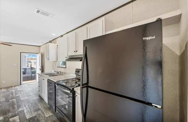 2172 E Camp N Comfort Lane Gallery 3