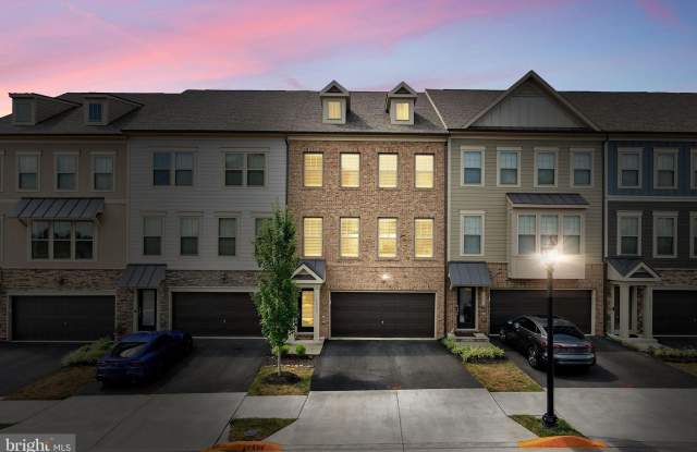 1093 VENIFENA TERRACE SE - 1093 Venifena Terrace Southeast, Leesburg, VA 20175