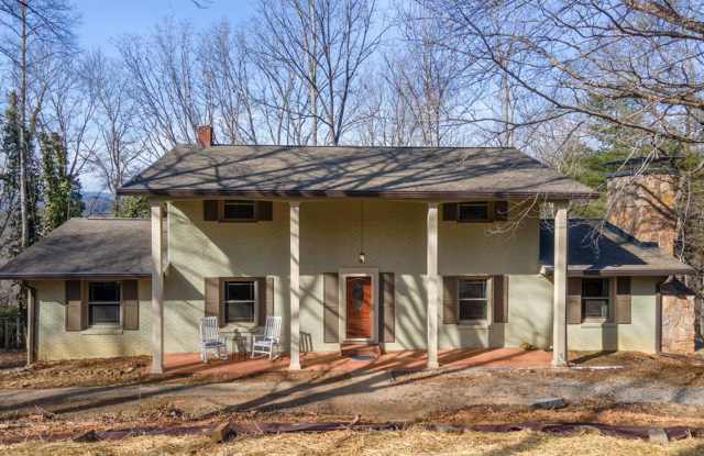 Large Family Home close to WCU photos photos