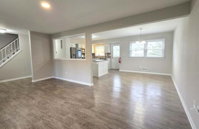 Welcome to this 4 bedroom 2 Bull Bathroom home with a Garage Gallery 3