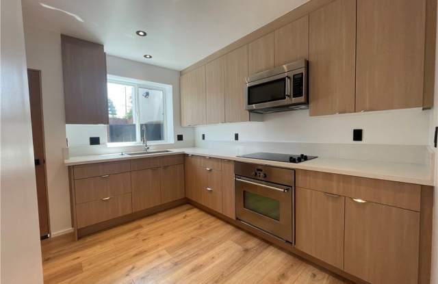 1713 W Alameda Avenue photos photos