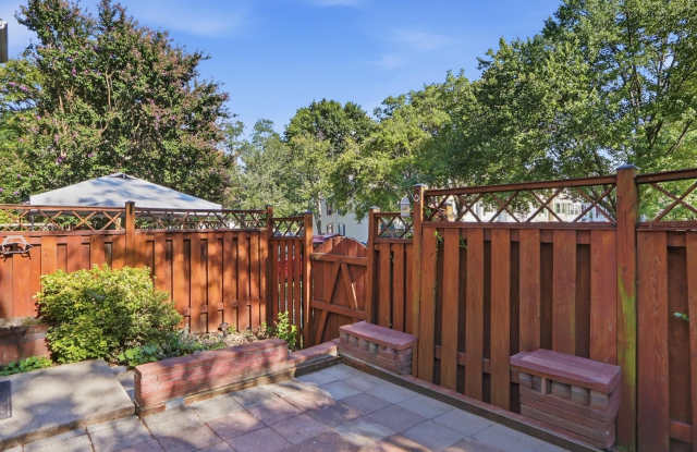 40 WHITECHURCH Court Gallery 3