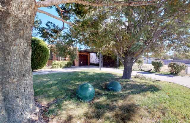 UPTOWN 3/BD 2/BA 1/CP WORKSHOP photos photos