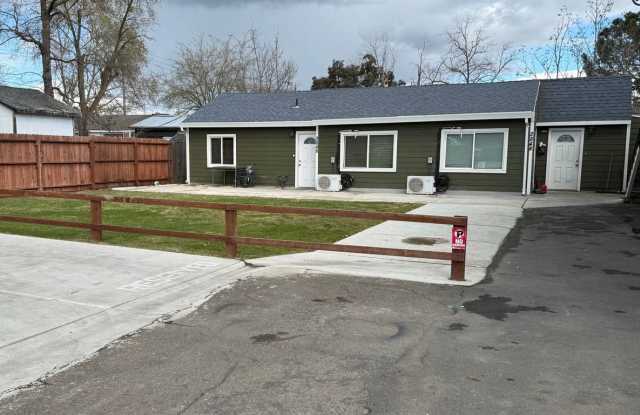 Charming Studio Duplex in Sacramento photos photos