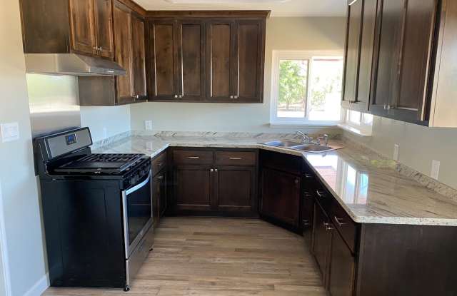 A Welcoming 3-Bedroom with Outdoor Room to Breathe - 4924 Colusa Highway, Sutter County, CA 95993