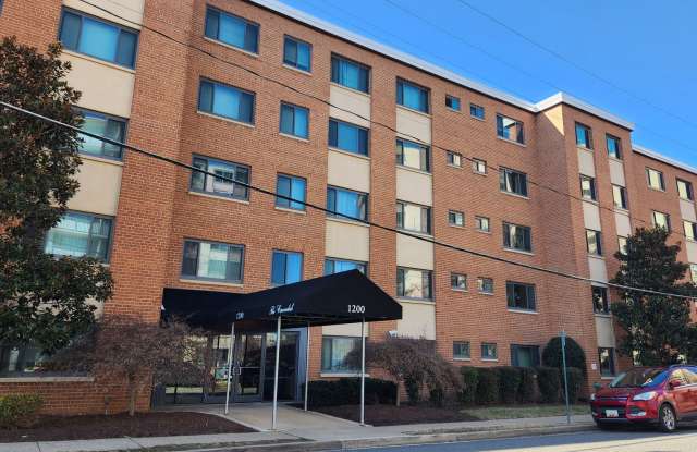 Utilities Included! Parking! Near Pentagon City Metro! photos photos