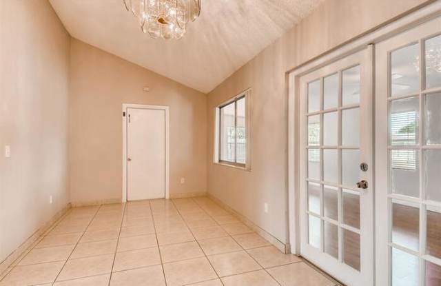 2435 Trafalgar Drive Gallery 4