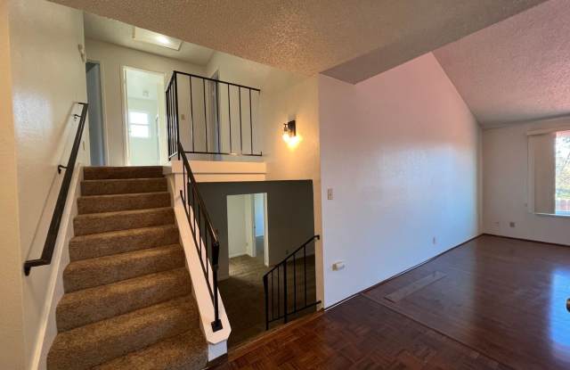 346 Bridgeview Court Gallery 2