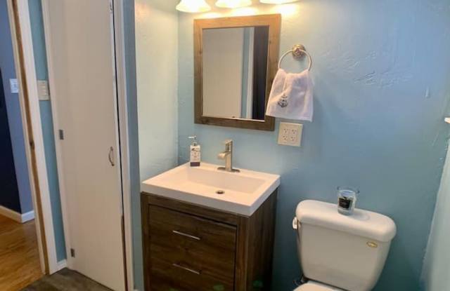 9th Street Stay (Near Lambeau Field Green Bay) - STR photos photos