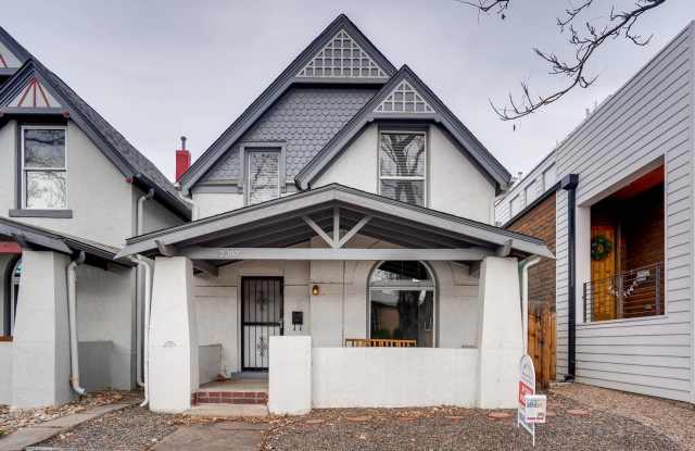 Beautiful 3 Bed 2 Bath Home in LoHi photos photos