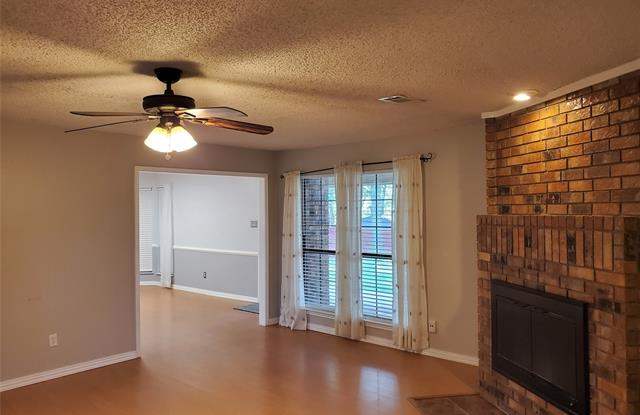 414 Creekside Drive Gallery 2