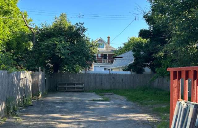 175 Lisbon Avenue Gallery 3