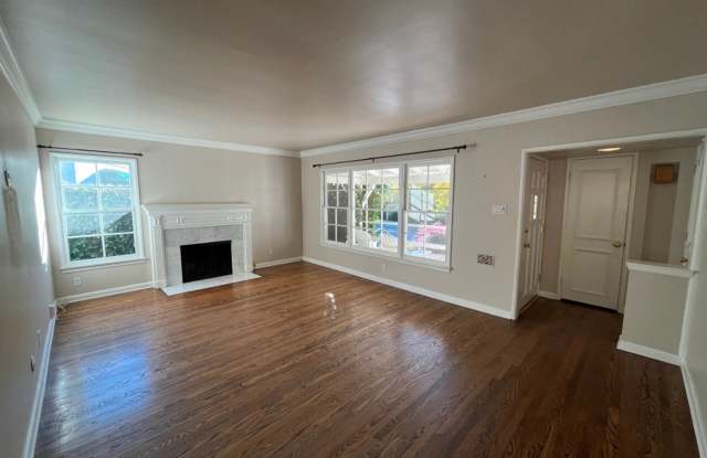 4214 Saugus Ave. Gallery 4