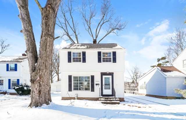 7092 Parma Park Boulevard photos photos