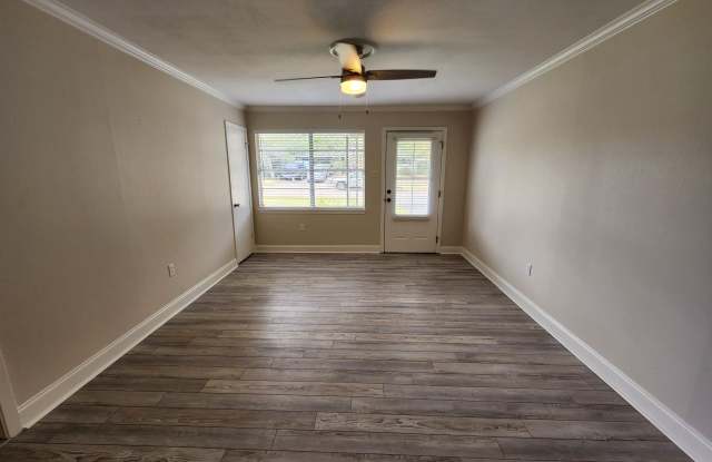6921 Menlo Dr Gallery 2
