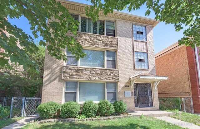 5942 W Addison Street photos photos