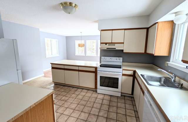 69 Northwest Drive unit: Apt 45 Gallery 2