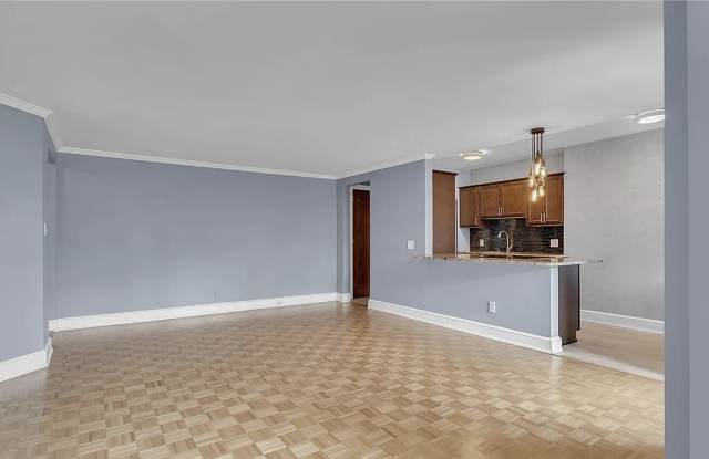 800 W Ferry St Apt 5B Gallery 3