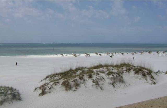 202 SAND KEY ESTATES Drive Gallery 4