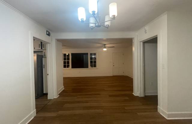 3209 28th Street Gallery 4