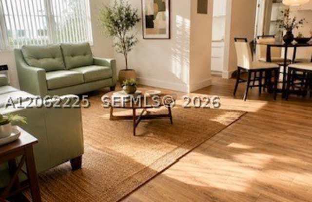 700 Bayshore Dr Gallery 2