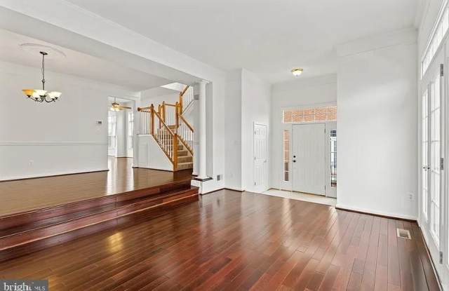 24689 SILTSTONE Square Gallery 4